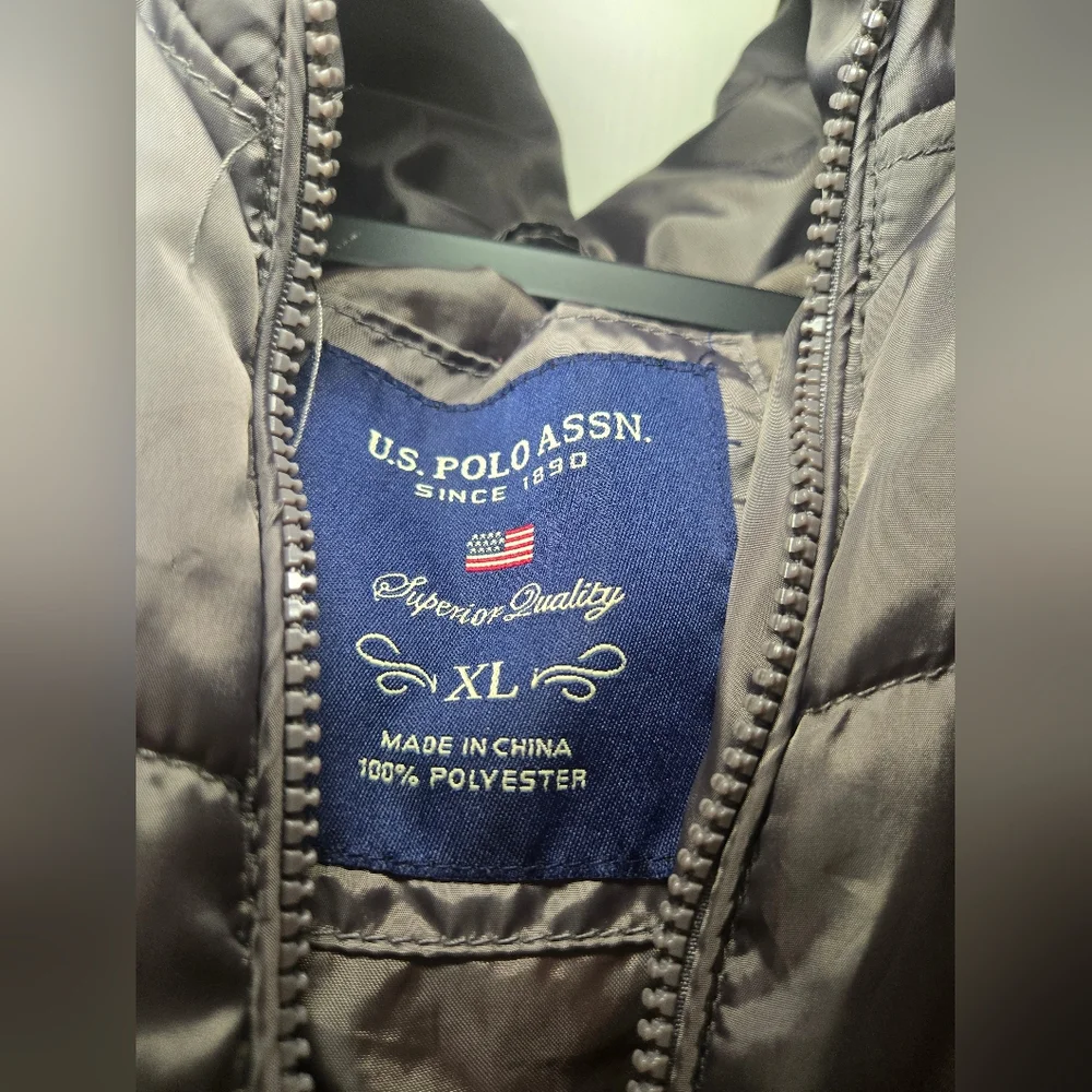U.S. Polo Assn. Grey Puffer Jacket Size‎ XL